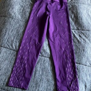 NIKE PRO purple crop leggings